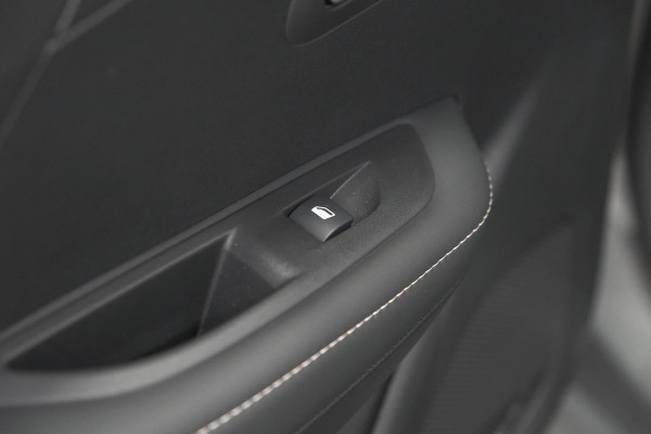 Peugeot 208 Hybrid 100 e-DCS6 Allure | Camera | Adaptieve Cruise Control | Apple Carplay | Parkeersensoren