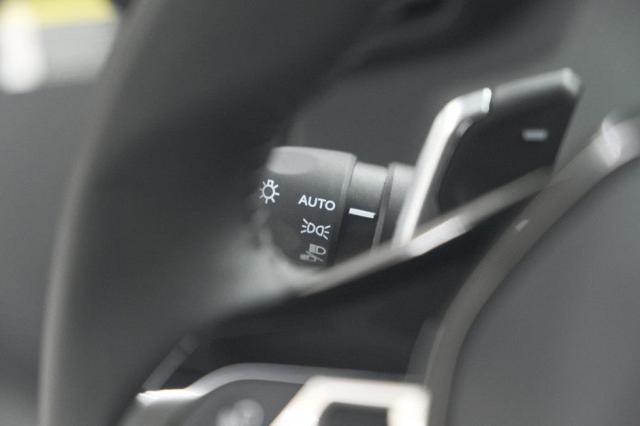 Peugeot 208 Hybrid 100 e-DCS6 Allure | Camera | Adaptieve Cruise Control | Apple Carplay | Parkeersensoren