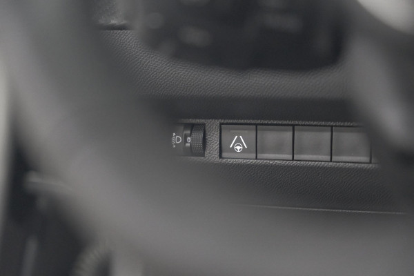Peugeot 208 Hybrid 100 e-DCS6 Allure | Camera | Adaptieve Cruise Control | Apple Carplay | Parkeersensoren