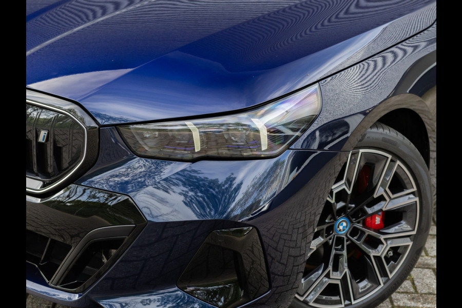 BMW i5 Touring eDrive40 - M-Sport Pro - Pano - Trekhaak - Onderstel Prof - Bowers & Wilkins