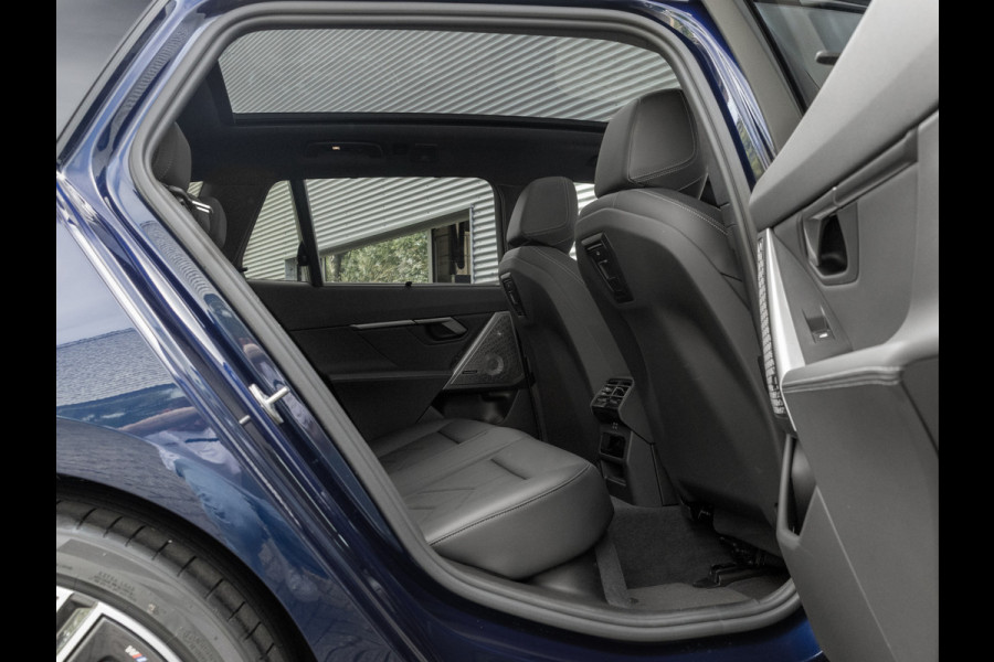 BMW i5 Touring eDrive40 - M-Sport Pro - Pano - Trekhaak - Onderstel Prof - Bowers & Wilkins