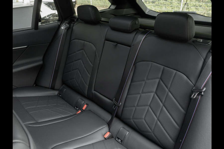 BMW i5 Touring eDrive40 - M-Sport Pro - Pano - Trekhaak - Onderstel Prof - Bowers & Wilkins