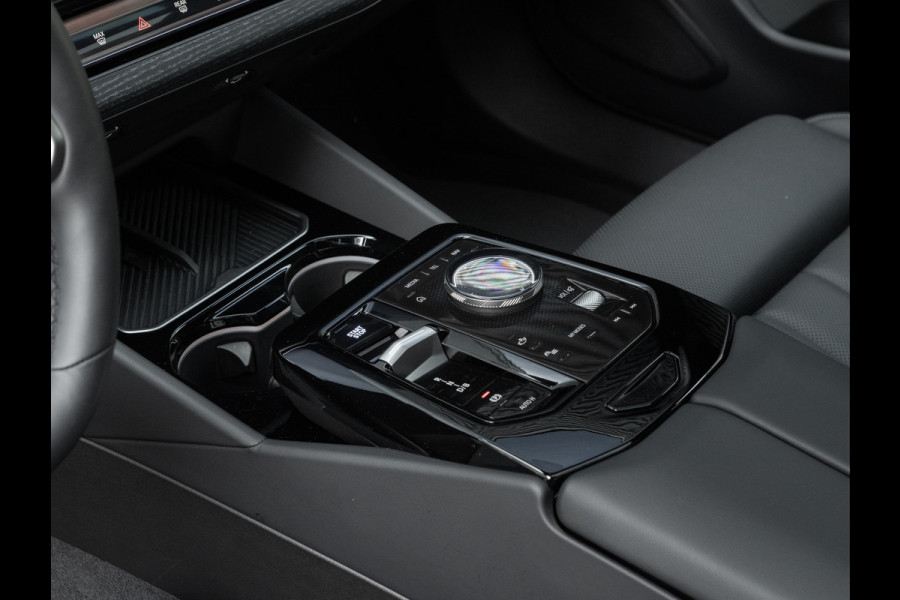 BMW i5 Touring eDrive40 - M-Sport Pro - Pano - Trekhaak - Onderstel Prof - Bowers & Wilkins