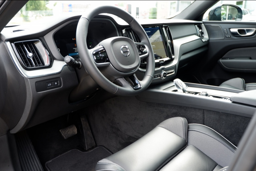 Volvo XC60 2.0 T6 AWD Plug in Hybrid 350PK Plus Black Edition Long Range