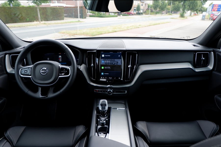 Volvo XC60 2.0 T6 AWD Plug in Hybrid 350PK Plus Black Edition Long Range