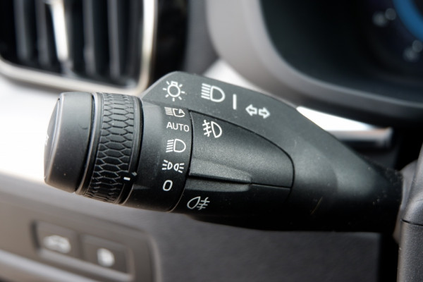 Volvo XC60 2.0 T6 AWD Plug in Hybrid 350PK Plus Black Edition Long Range