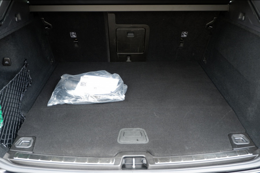 Volvo XC60 2.0 T6 AWD Plug in Hybrid 350PK Plus Black Edition Long Range