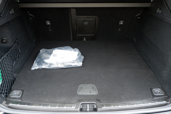 Volvo XC60 2.0 T6 AWD Plug in Hybrid 350PK Plus Black Edition Long Range