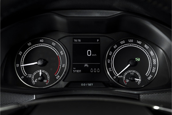 Škoda Kamiq 1.0 TSI Ambition - Automaat | Cruise | Stoelverw. | Camera+PDC | App.Connect | Auto.Airco | LM 16" | 4259