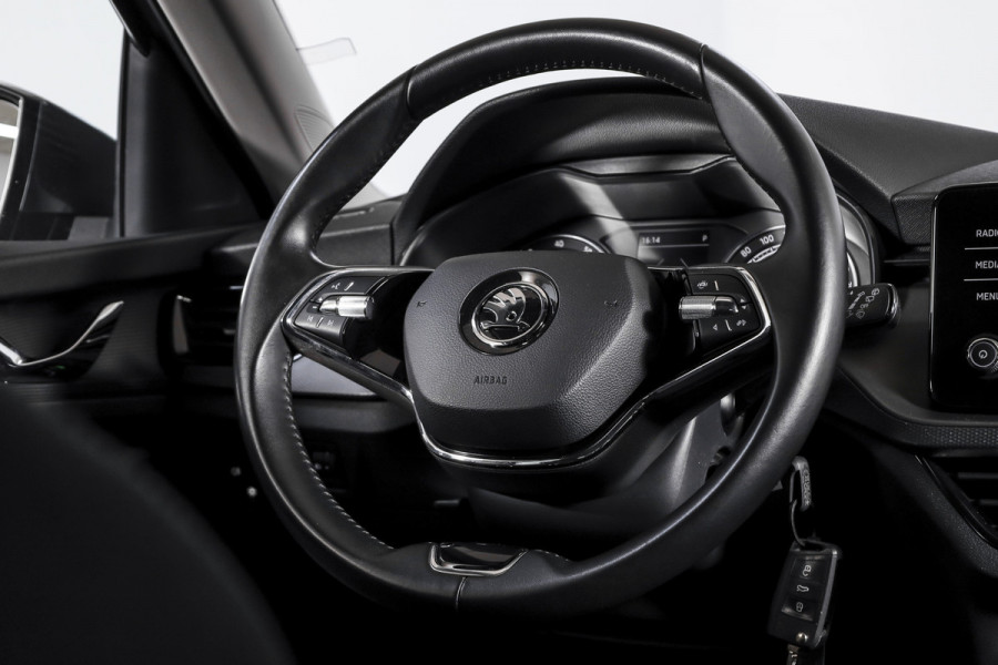 Škoda Kamiq 1.0 TSI Ambition - Automaat | Cruise | Stoelverw. | Camera+PDC | App.Connect | Auto.Airco | LM 16" | 4259