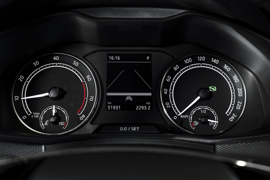 Škoda Kamiq 1.0 TSI Ambition - Automaat | Cruise | Stoelverw. | Camera+PDC | App.Connect | Auto.Airco | LM 16" | 4259