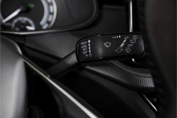 Škoda Kamiq 1.0 TSI Ambition - Automaat | Cruise | Stoelverw. | Camera+PDC | App.Connect | Auto.Airco | LM 16" | 4259