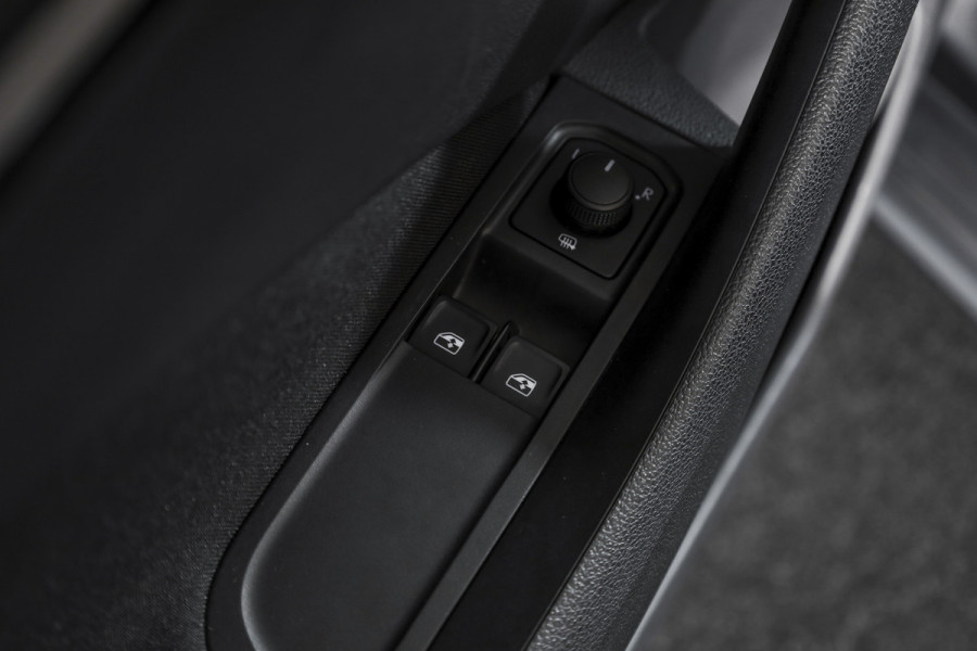 Škoda Kamiq 1.0 TSI Ambition - Automaat | Cruise | Stoelverw. | Camera+PDC | App.Connect | Auto.Airco | LM 16" | 4259