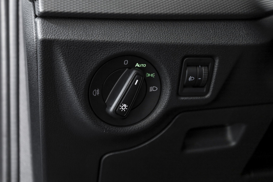 Škoda Kamiq 1.0 TSI Ambition - Automaat | Cruise | Stoelverw. | Camera+PDC | App.Connect | Auto.Airco | LM 16" | 4259