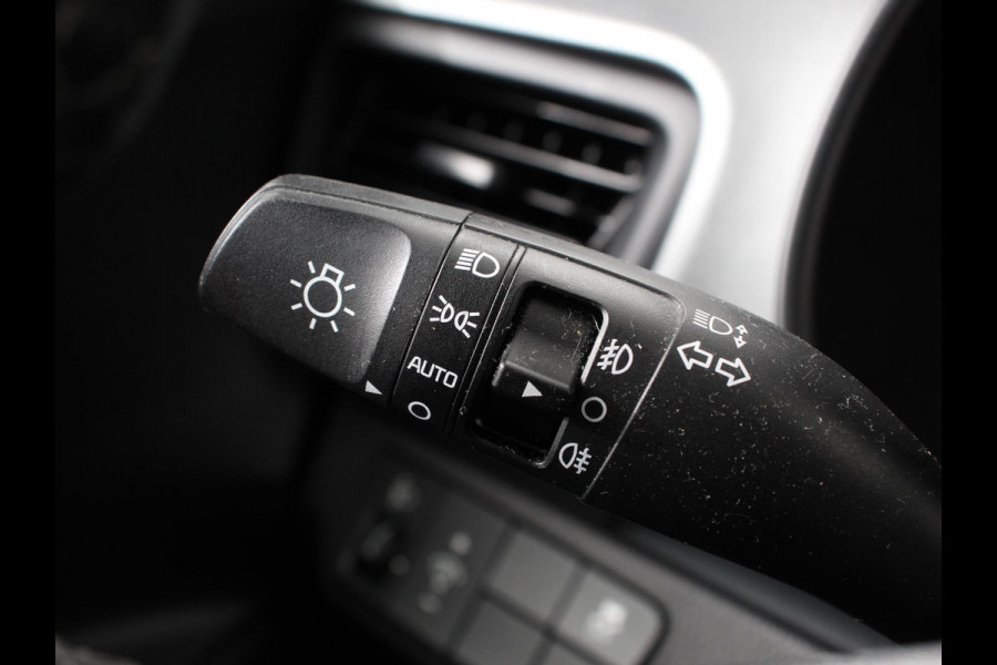 Kia Stonic 1.0 T-GDi DynamicLine | Navigatie | Airco |  Parkeer Sensoren | Lichtmetalen Velgen | Led |