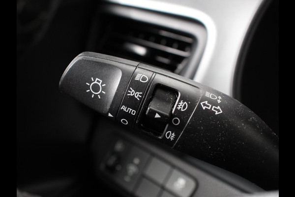 Kia Stonic 1.0 T-GDi DynamicLine | Navigatie | Airco |  Parkeer Sensoren | Lichtmetalen Velgen | Led |