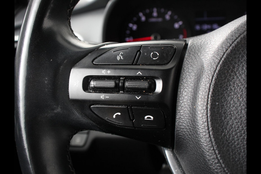Kia Stonic 1.0 T-GDi DynamicLine | Navigatie | Airco |  Parkeer Sensoren | Lichtmetalen Velgen | Led |