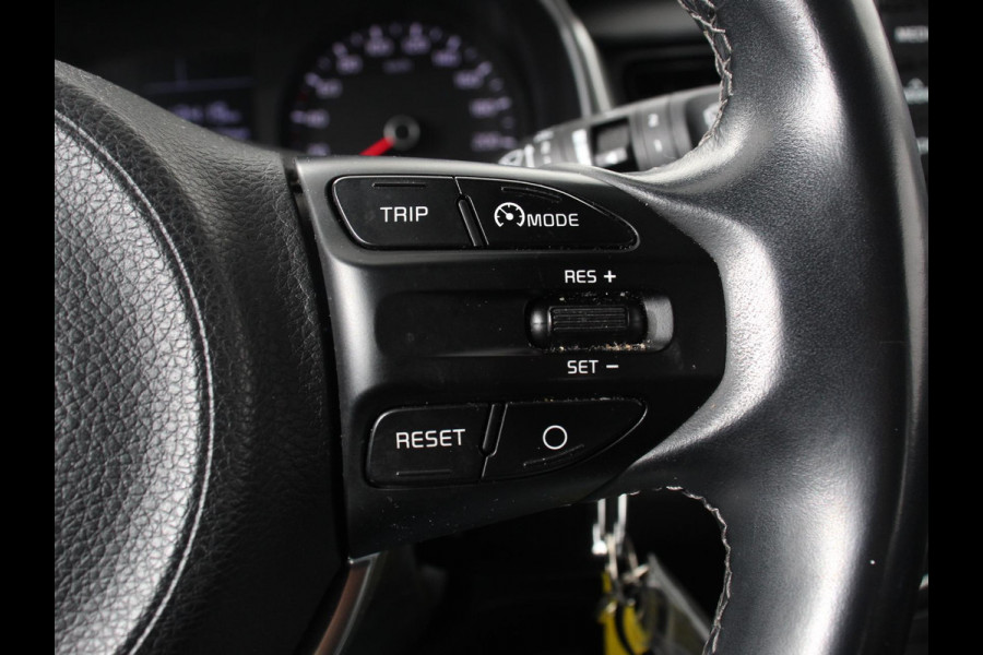 Kia Stonic 1.0 T-GDi DynamicLine | Navigatie | Airco |  Parkeer Sensoren | Lichtmetalen Velgen | Led |