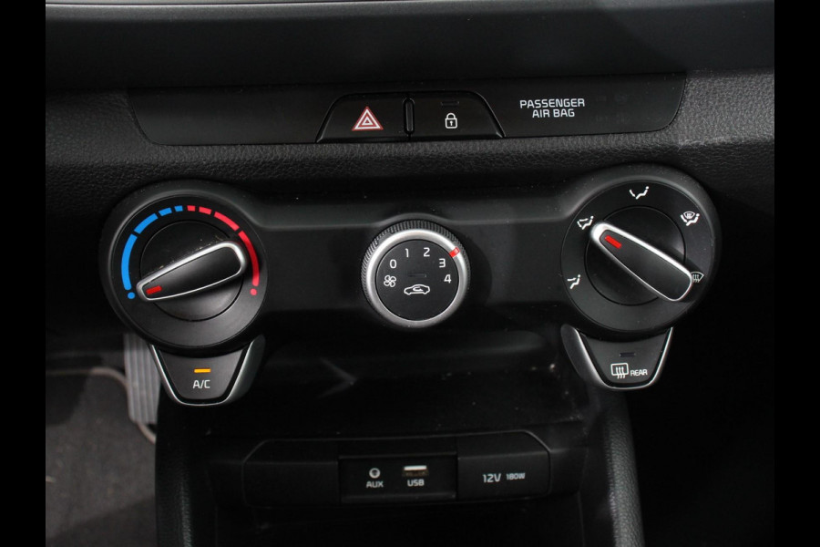 Kia Stonic 1.0 T-GDi DynamicLine | Navigatie | Airco |  Parkeer Sensoren | Lichtmetalen Velgen | Led |