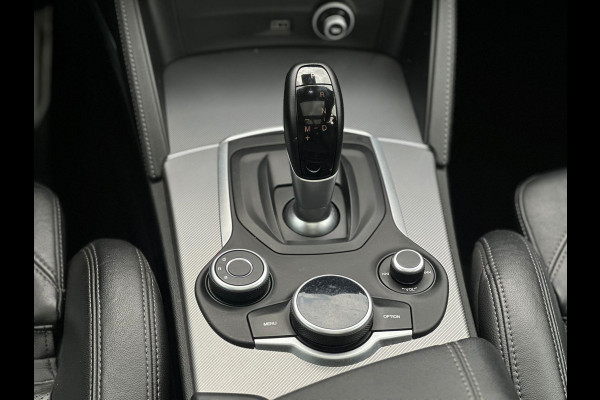 Alfa Romeo Stelvio 2.0 Turbo 280 pk AWD Special Edition, panoramadak, 20 inch, led,leder, vele opties, goed onderhouden