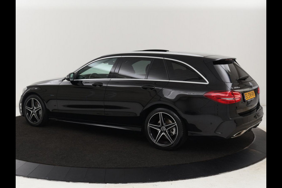 Mercedes-Benz C-Klasse 300e AMG | Stoelventilatie | Panoramadak | Leder | Burmester | Memory | Luchtvering | Carplay | Stoelverwarming | Navigatie | Full LED