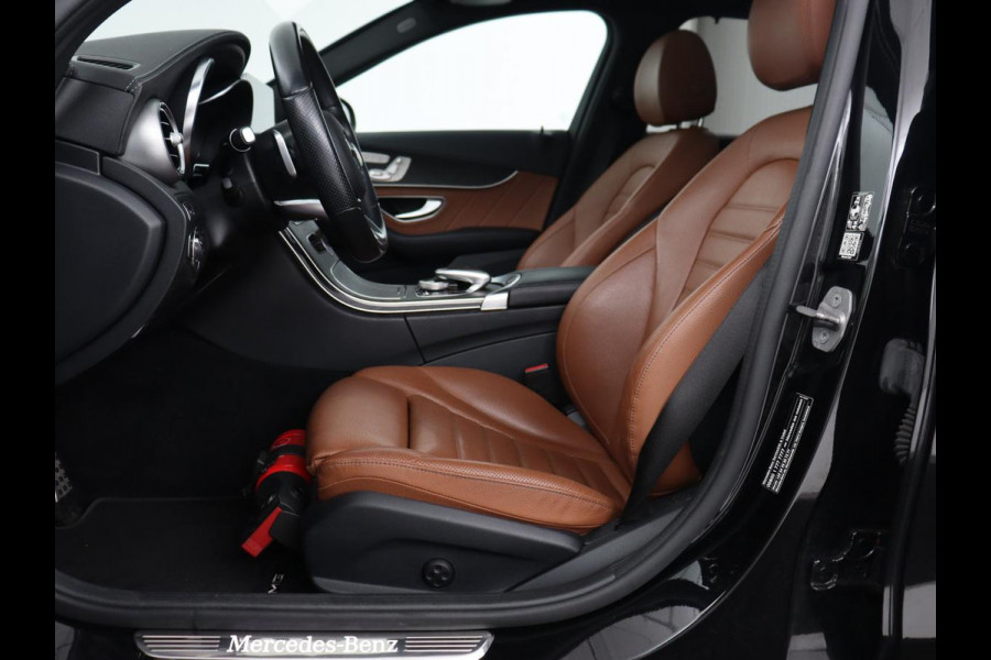 Mercedes-Benz C-Klasse 300e AMG | Stoelventilatie | Panoramadak | Leder | Burmester | Memory | Luchtvering | Carplay | Stoelverwarming | Navigatie | Full LED