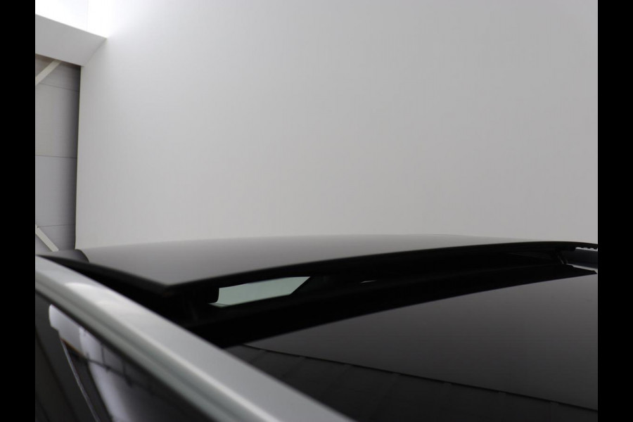 Mercedes-Benz C-Klasse 300e AMG | Stoelventilatie | Panoramadak | Leder | Burmester | Memory | Luchtvering | Carplay | Stoelverwarming | Navigatie | Full LED