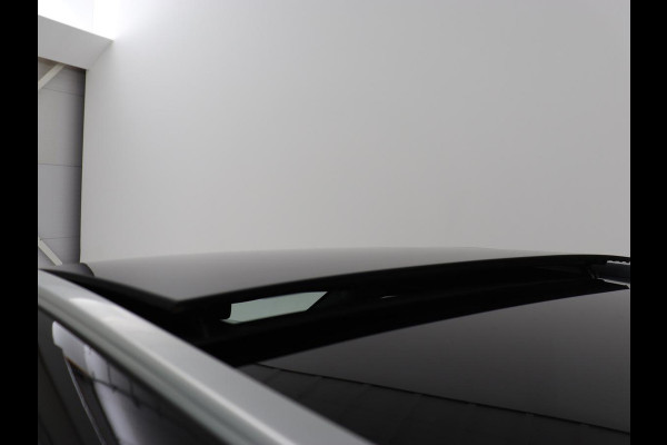 Mercedes-Benz C-Klasse 300e AMG | Stoelventilatie | Panoramadak | Leder | Burmester | Memory | Luchtvering | Carplay | Stoelverwarming | Navigatie | Full LED