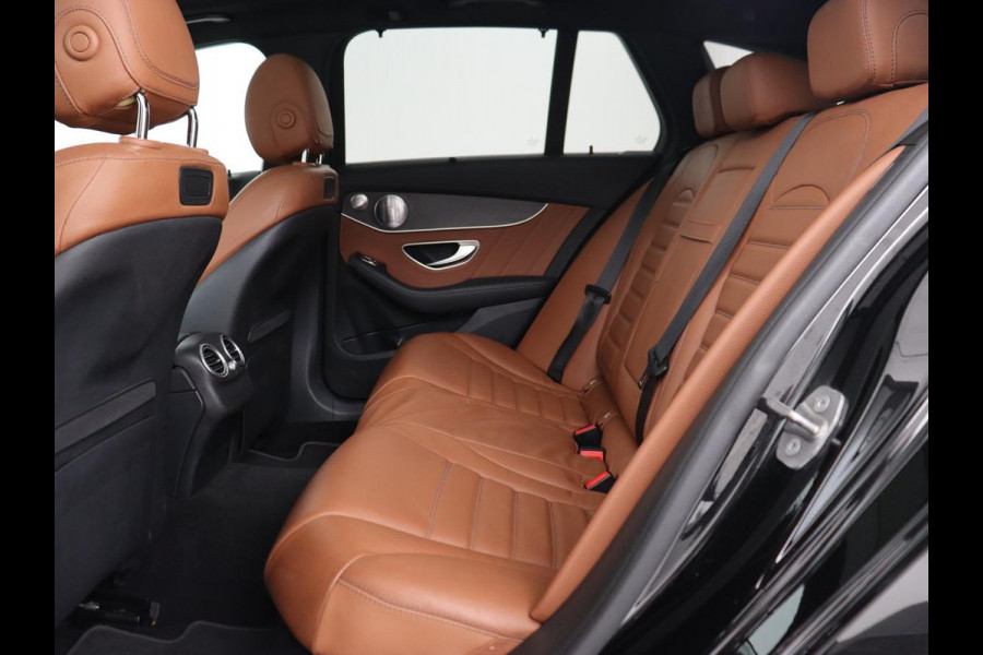Mercedes-Benz C-Klasse 300e AMG | Stoelventilatie | Panoramadak | Leder | Burmester | Memory | Luchtvering | Carplay | Stoelverwarming | Navigatie | Full LED
