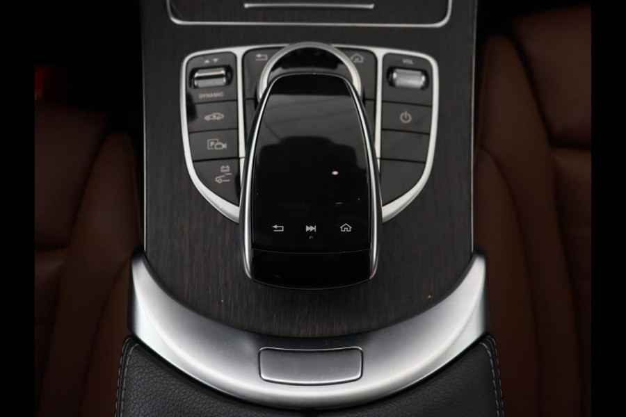 Mercedes-Benz C-Klasse 300e AMG | Stoelventilatie | Panoramadak | Leder | Burmester | Memory | Luchtvering | Carplay | Stoelverwarming | Navigatie | Full LED