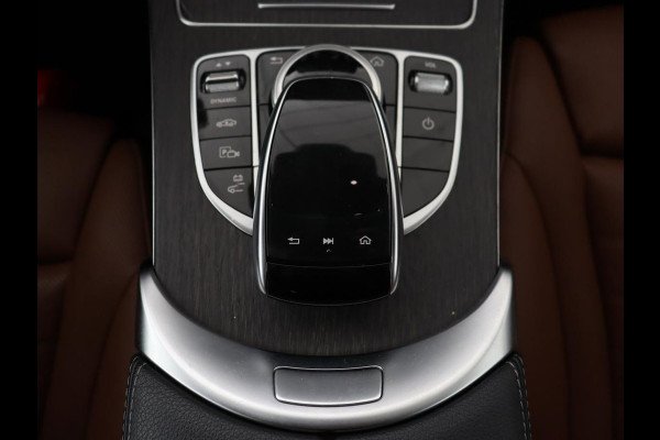 Mercedes-Benz C-Klasse 300e AMG | Stoelventilatie | Panoramadak | Leder | Burmester | Memory | Luchtvering | Carplay | Stoelverwarming | Navigatie | Full LED