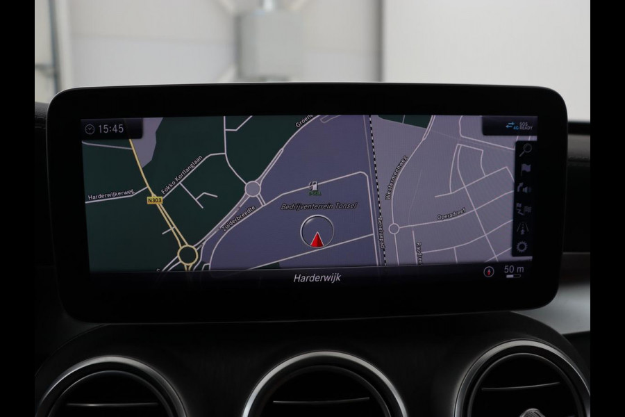 Mercedes-Benz C-Klasse 300e AMG | Stoelventilatie | Panoramadak | Leder | Burmester | Memory | Luchtvering | Carplay | Stoelverwarming | Navigatie | Full LED