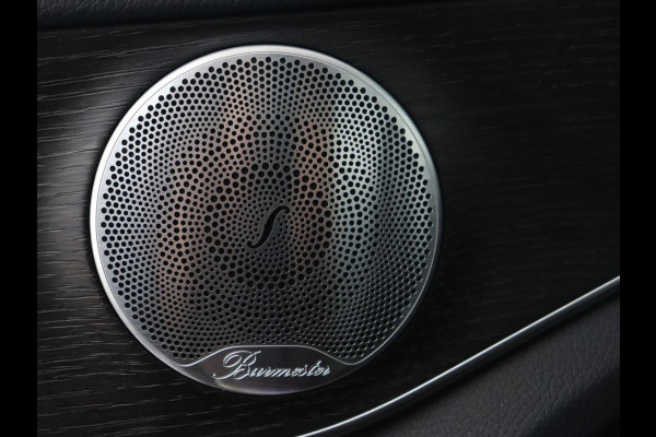 Mercedes-Benz C-Klasse 300e AMG | Stoelventilatie | Panoramadak | Leder | Burmester | Memory | Luchtvering | Carplay | Stoelverwarming | Navigatie | Full LED