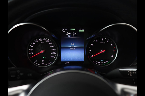Mercedes-Benz C-Klasse 300e AMG | Stoelventilatie | Panoramadak | Leder | Burmester | Memory | Luchtvering | Carplay | Stoelverwarming | Navigatie | Full LED