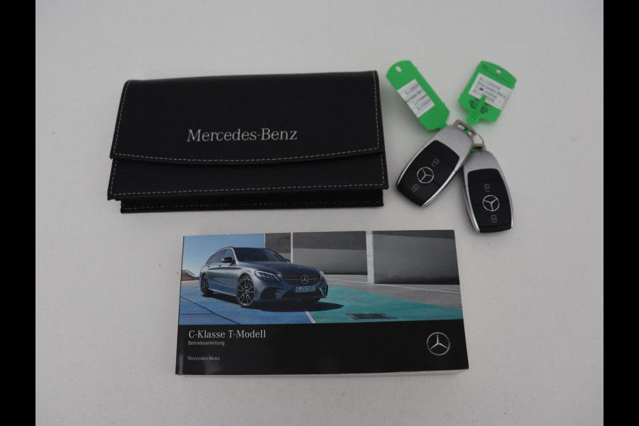 Mercedes-Benz C-Klasse 300e AMG | Stoelventilatie | Panoramadak | Leder | Burmester | Memory | Luchtvering | Carplay | Stoelverwarming | Navigatie | Full LED