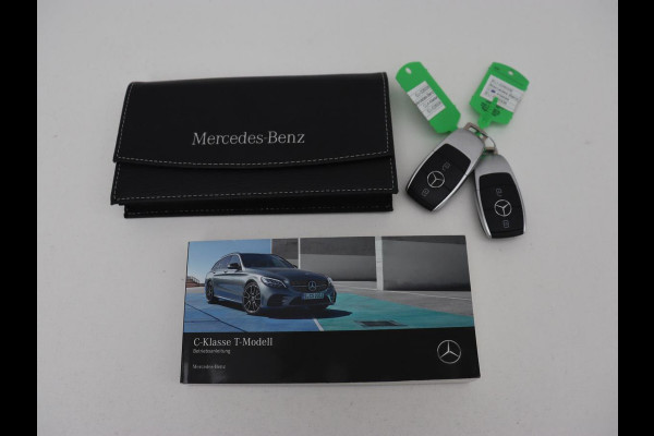 Mercedes-Benz C-Klasse 300e AMG | Stoelventilatie | Panoramadak | Leder | Burmester | Memory | Luchtvering | Carplay | Stoelverwarming | Navigatie | Full LED