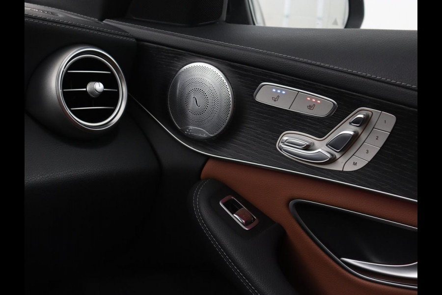 Mercedes-Benz C-Klasse 300e AMG | Stoelventilatie | Panoramadak | Leder | Burmester | Memory | Luchtvering | Carplay | Stoelverwarming | Navigatie | Full LED