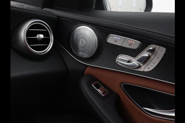 Mercedes-Benz C-Klasse 300e AMG | Stoelventilatie | Panoramadak | Leder | Burmester | Memory | Luchtvering | Carplay | Stoelverwarming | Navigatie | Full LED