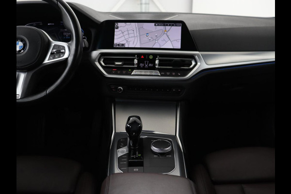 BMW 3-serie 330e eDrive Edition | Leder | Adaptive cruise | Stoelverwarming | Camera | Sport Line | Carplay | Sportstoelen | Live Cockpit | Keyless | Navigatie | Climate control