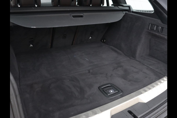 BMW 3-serie 330e eDrive Edition | Leder | Adaptive cruise | Stoelverwarming | Camera | Sport Line | Carplay | Sportstoelen | Live Cockpit | Keyless | Navigatie | Climate control