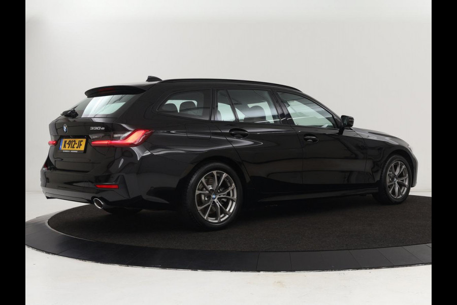 BMW 3-serie 330e eDrive Edition | Leder | Adaptive cruise | Stoelverwarming | Camera | Sport Line | Carplay | Sportstoelen | Live Cockpit | Keyless | Navigatie | Climate control