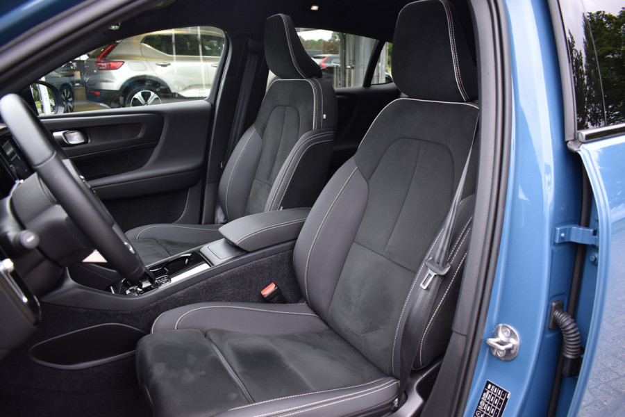 Volvo C40 Recharge Twin Intro Edition 78 kWh | 20" LMV | Getint glas | Panaoramadak  | Elektrische Stoelen | 404PK