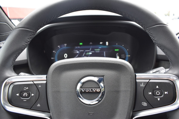 Volvo C40 Recharge Twin Intro Edition 78 kWh | 20" LMV | Getint glas | Panaoramadak  | Elektrische Stoelen | 404PK