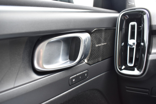 Volvo C40 Recharge Twin Intro Edition 78 kWh | 20" LMV | Getint glas | Panaoramadak  | Elektrische Stoelen | 404PK