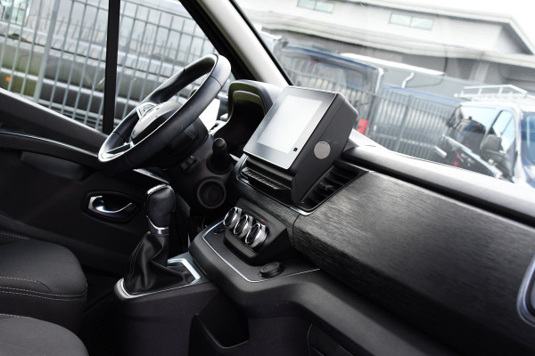 Renault Trafic 2.0 dCi 150 T30 L2H1 Luxe Black Edition Camera, Cruise, Carplay, 150pk, Clima, Automaat, Keyless, LED, Trekhaak, Uniek!