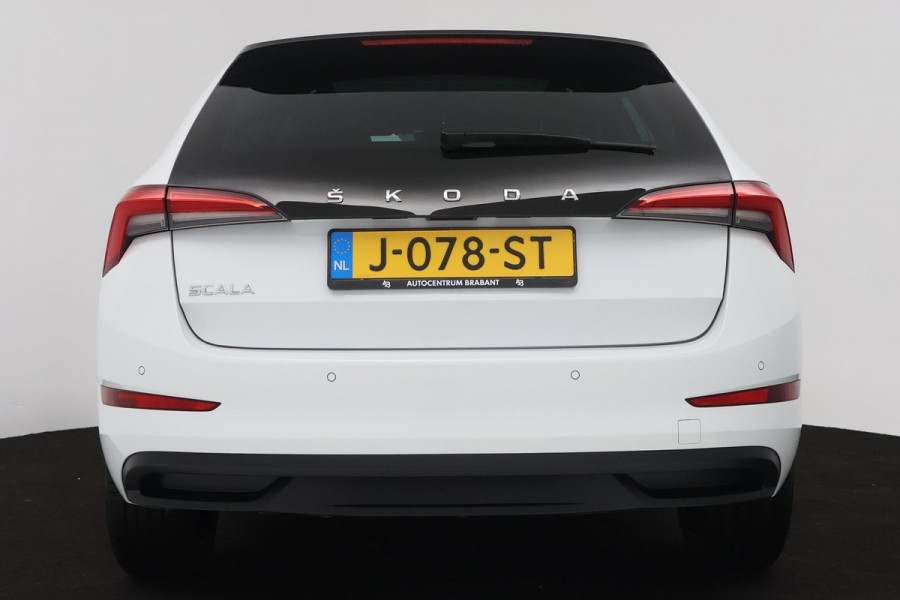Škoda SCALA 1.0 TSI Sport Business (STOELVERWARMING, CRUISE CONTROL, PARKEERSENSOREN, NAVIGATIE, AUTOMAAT)