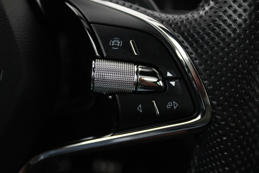 Škoda SCALA 1.0 TSI Sport Business (STOELVERWARMING, CRUISE CONTROL, PARKEERSENSOREN, NAVIGATIE, AUTOMAAT)