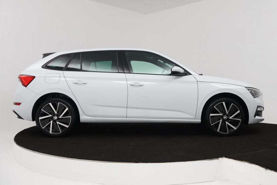 Škoda SCALA 1.0 TSI Sport Business (STOELVERWARMING, CRUISE CONTROL, PARKEERSENSOREN, NAVIGATIE, AUTOMAAT)