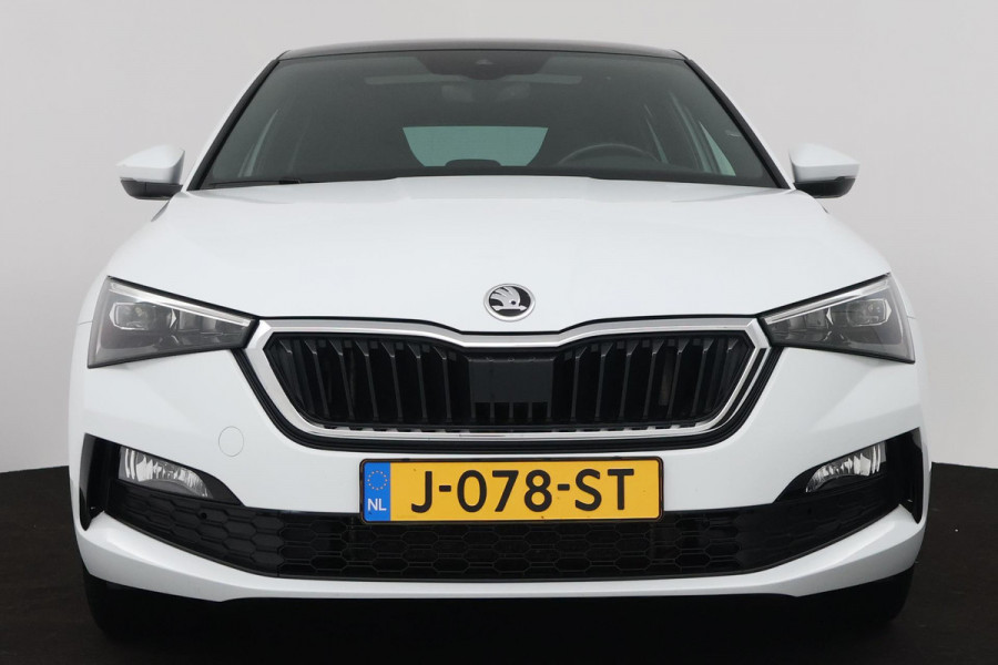 Škoda SCALA 1.0 TSI Sport Business (STOELVERWARMING, CRUISE CONTROL, PARKEERSENSOREN, NAVIGATIE, AUTOMAAT)