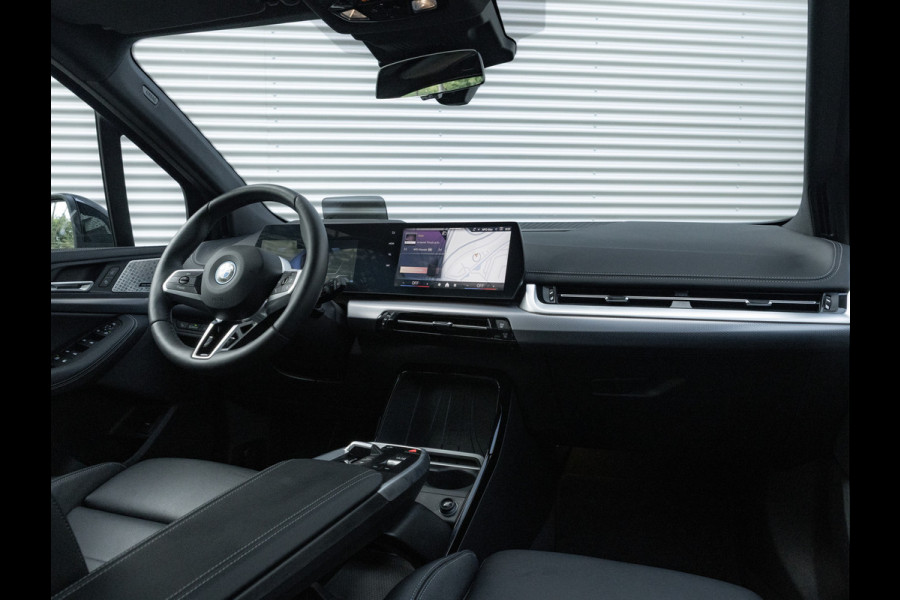 BMW 2 Serie Active Tourer 225e xDrive M-Sport - Pano - Head-up - Harman Kardon